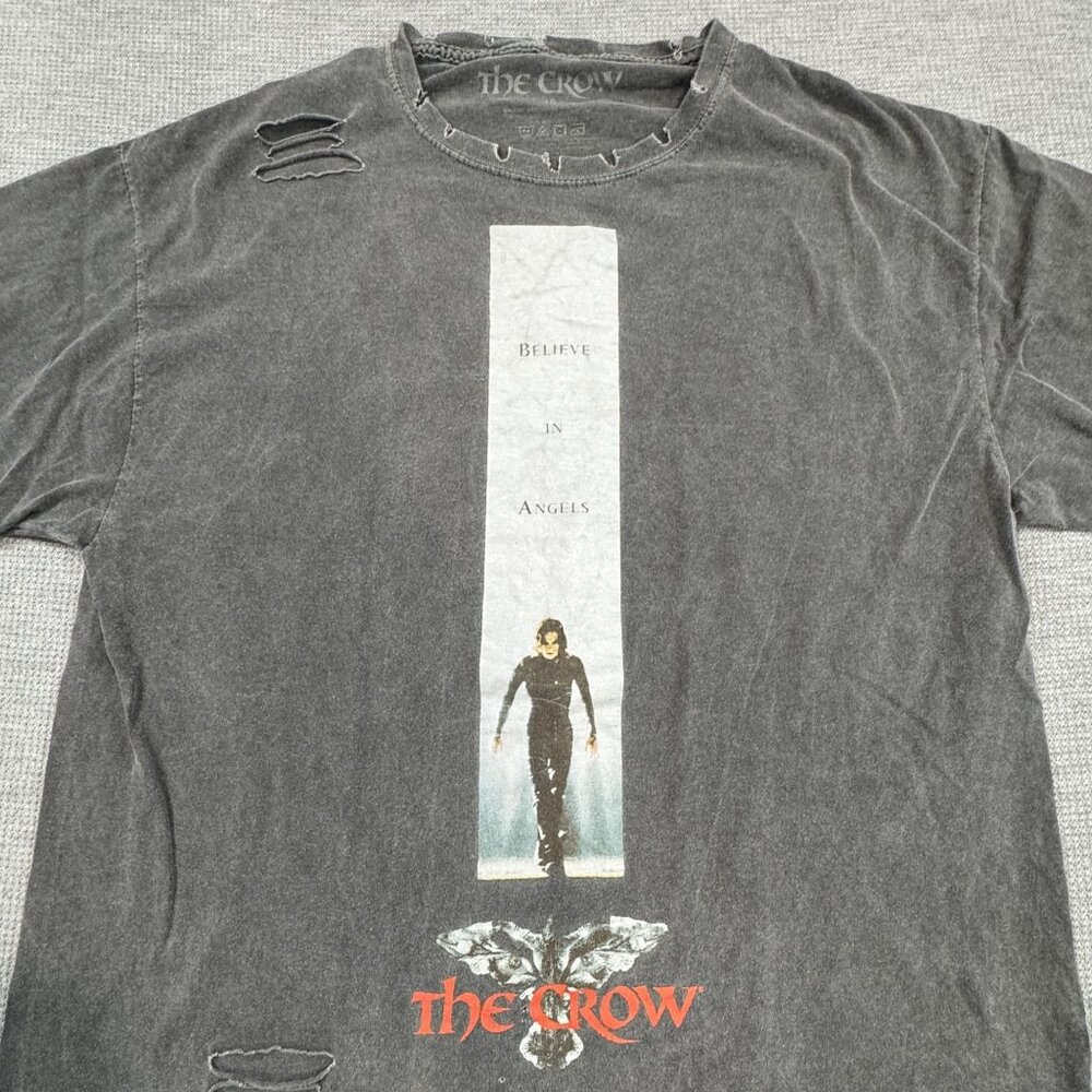 The Crow Distressed Graphic T-Shirt Size L Gray Believe in Angels Edgy Movie - Picture 3 of 12